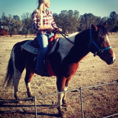 MullinaxKenna's profile picture. Living life to the fullest
