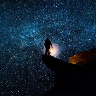 Anaphore_'s profile picture. Insomnies. Nuits étoilées. Rêve. Paranoïa. Folie. Procrastination.  Sérievore. Cinéphile. Musique. Écrire. Le sport.