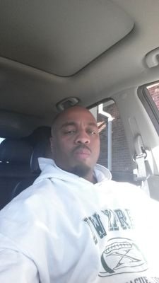 Stay in New Orleans LA semipro Football player for the New Orleans Gladiators and the Crescent City King's. Drive trucks loving father