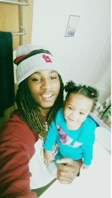 FOOTBALL PLAYER
HU(STL)E CITY
COLLEGE ATHLETE
JAYLAS FATHER
DREAMCHASER