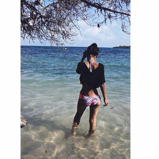 Venezolana, 18.
Ig: ariannysc_
Comunicación Social.