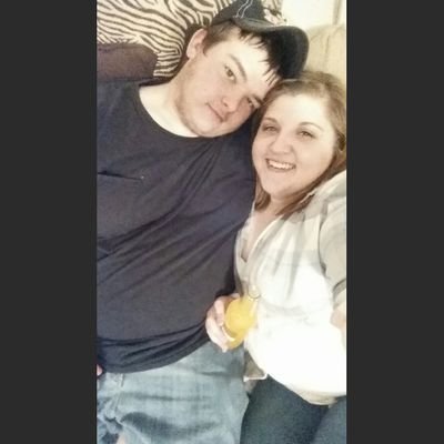 •engaged to my best friend. ♡
•proud aunt to Makynlee Lynn and Ellie Auna.