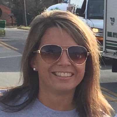 kari_ennis's profile picture. 