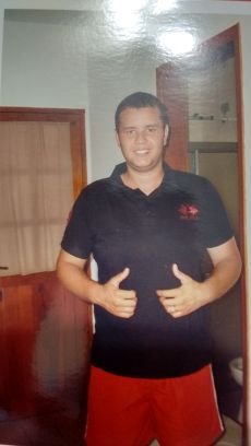 Sou Santos FC, fã de futebol, pai da Maria Fernanda e feliz da vida
Amo música e louvar ao Senhor !