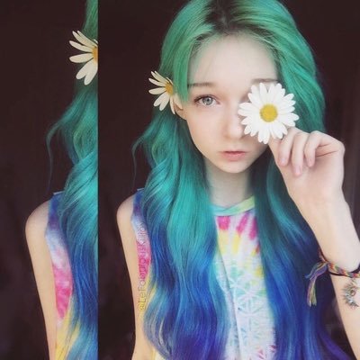 ā
ā Fuck this. Time to be a mermaid. āā
Losing all confidence. {Lvl 17 | bi | rp/fl | single.}
