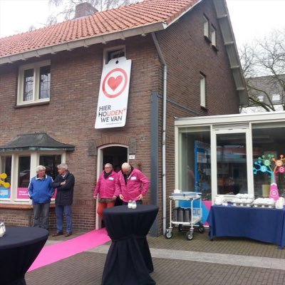 Een plek om inwonerinitiatieven te faciliteren. Tweets by @adhartmanrse