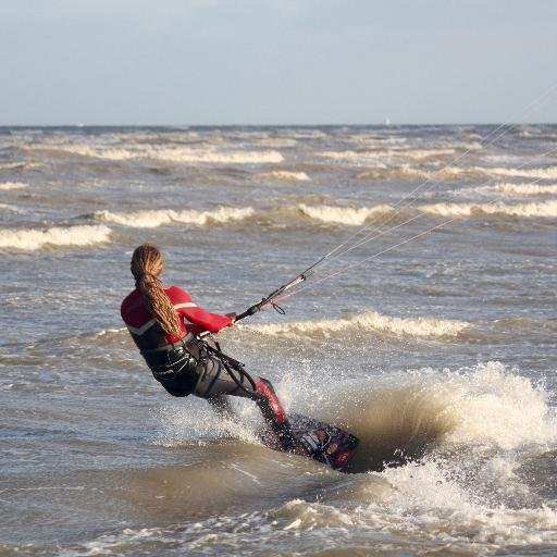 Kitesurfing Shop and lessons in Camber Sands, shop online https://t.co/rjrJsZyNja