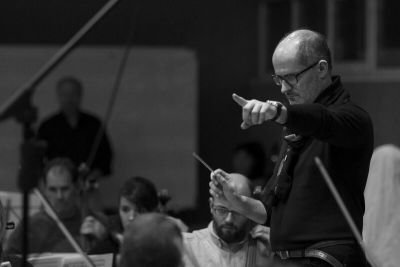 Award-winning music #composer and #conductor.Director del Conservatorio Profesional de Música de Majadahonda. All my scores free: https://t.co/no4asqQioJ