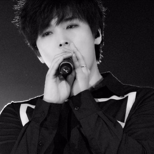 Black & White pics and gifs of Lee Sungmin★‧ ㅤㅤ [cr. to the owners.]