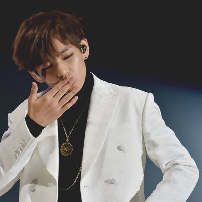 WhyARMYtwt's profile picture. 