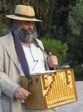 Militante, Actor, cuentacuentos, gestor cultural. Coordinador del @ccytcvilladolores #Organillero #Cuentacuentos #Humoristaalquenadieentiende #gestorcultural