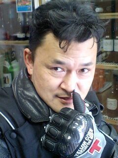 adieuxp's profile picture. 呟きは、最近政治的発言が増えたけど、別に意図ナシ(oﾟ▽ﾟ)o ただ、日本人らしく薄汚い態度で生きたくないだけ。 バイクの呟きは、メインで災害時は機動力を生かしてツイートしたい。 愛機はGSF750 tweetもそれを中心で(*^▽^*)