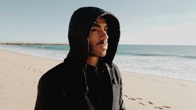 eternamente contra a corrente, salmão imortal.