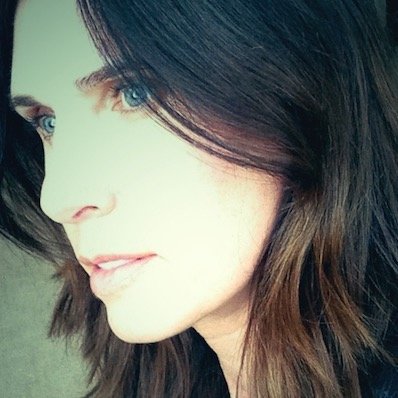 Lindseyawood's profile picture. 