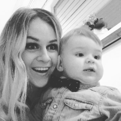 bjorgvinsdottir's profile picture. has to many shoes and not enough space