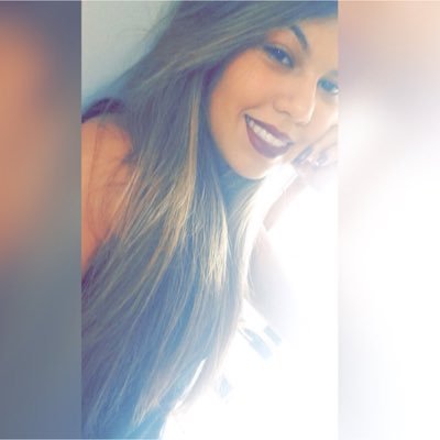 Sorria, só ria. Acalma, a alma. Releve, se eleve. Respira, e não pira. Se derrame, se der ame.