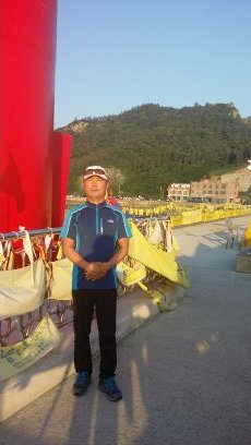 경남 남해에서 태어나서 농사를 짓고 있습니다.김대중, 노무현 대통령님을 존경하며 세월호학살에 분노하여 광회문에 수차례 집회에 참가했고 세월호가족지킴이 회원으로 끝까지 그분들과 함께 하기로 했습니다.민주주의 회복, 친일청산.남북평화통일을 염원합니다.박원순 서울시장님을 존경합니다