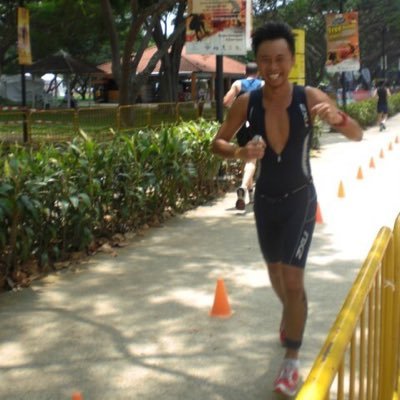 Loves triathlon. Loves life. Might tweet in English, Chinese, Malay, Thai cos I’m sometimes crazy.