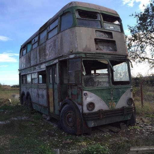 Durante muchos años fui un #trolebus abandonado en las afueras de #Zaragoza... pero pronto, comenzaré una nueva vida. ¡Estad atentos a mis novedades!