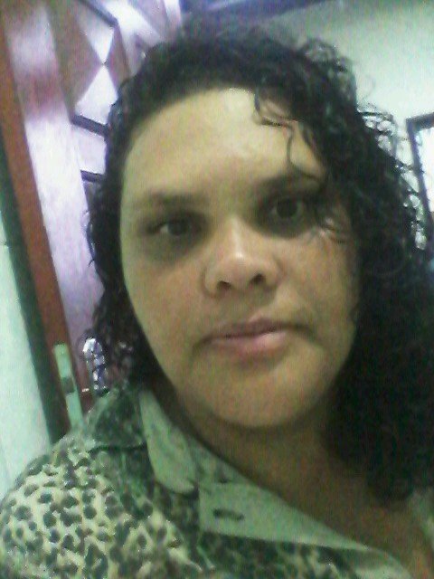 O amor também adverte!
Amar tem mais a ver com dizer a verdade que com concordar. Respeito é direito de todos mas não tenho que aplaudir o que discordo.