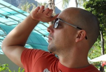 olvr_mllr's profile picture. Skifahrer. Ehemann. Fussballer. Bergler. Digital Marketer.