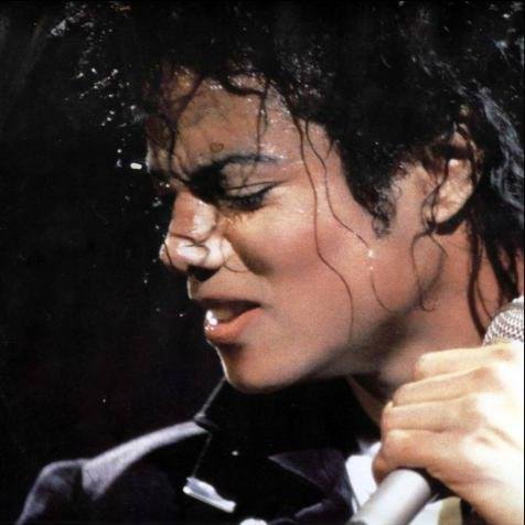 You never know how long you have with someone, so do not forget to say I love you as long as you can.
♔ Michαel Jαckson ♔