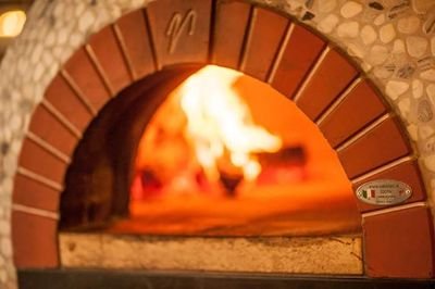 Your new favorite pizza place in Hilton Head, South Carolina! Wood-fired and made from the highest quality, regionally-sourced ingredients.