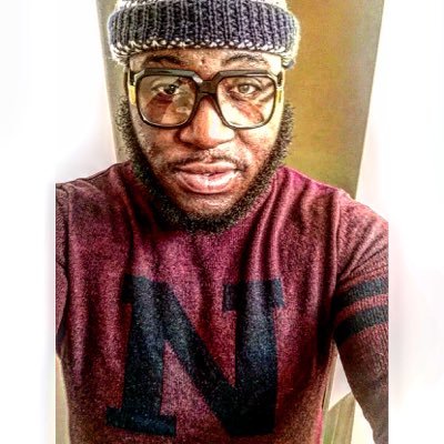 Song Writer✌️Poet/Entrepreneur➫Recording Artist➫ ☞NC ❶❾❾❷I make hits the world just doesn't know it yet.Features nd Bookings: jonathan_locust@yahoo.com
