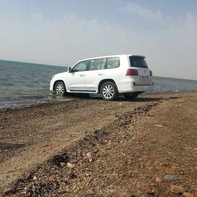 بعض الوجيه مقابله يجلب الخير
وبعض الوجيه البعد عنها غنيمه