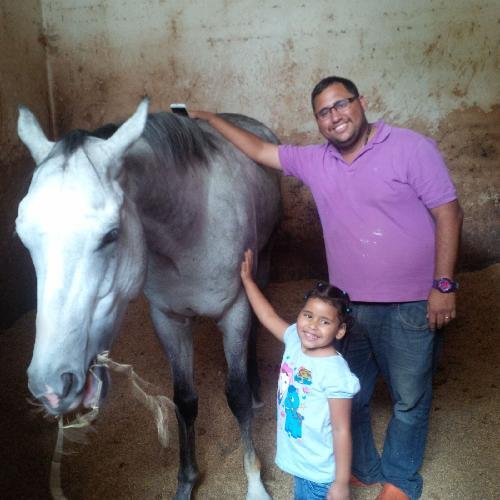 egresado pedagógico de Caracas especialidad ciencias de la tierra y entrenador caballos pura sangre carreras 8 años en la Rinconada