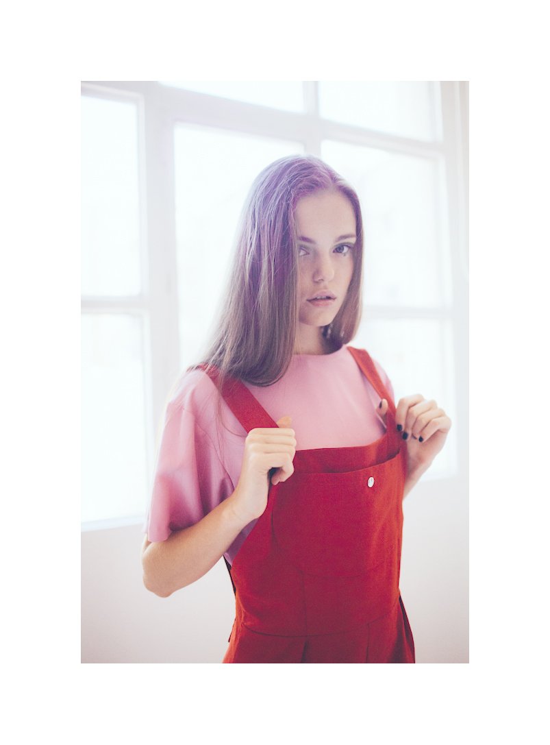 jongsukptr's profile picture. El reptar, y no la piel hace a la serpiente. «Me encanta cómo desencaja totalmente con el resto del mundo. Y como huele, joder, huele a lo que huele la poesía»