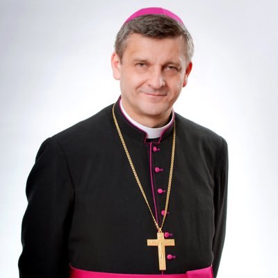 Verbum Vitae Continentes /Trzymajcie się Słowa Życia /Flp 2, 16/ biskup bielsko-żywiecki od 2014 roku.