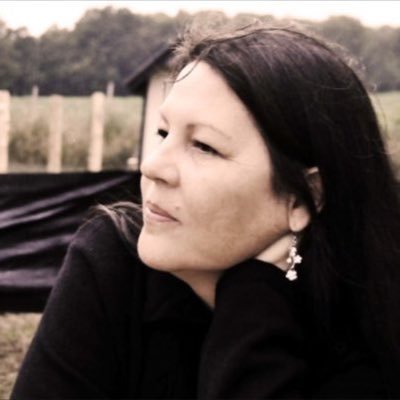 petalcarmiel's profile picture. west coast woman