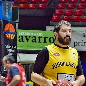 Periodista, entrenador, analista y scouter. Baloncesto ante todo. Y un poquito de Celtic.