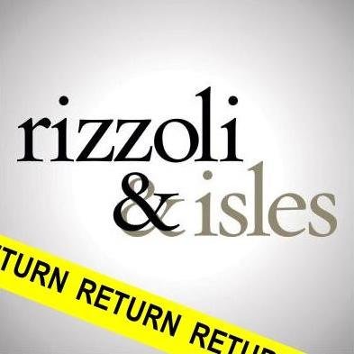 Be part of that movement to #bringbackrizzoliandisles!  FOLLOW, FAV, RT to help make it happen. 
@Angie_Harmon
@sashaalexander