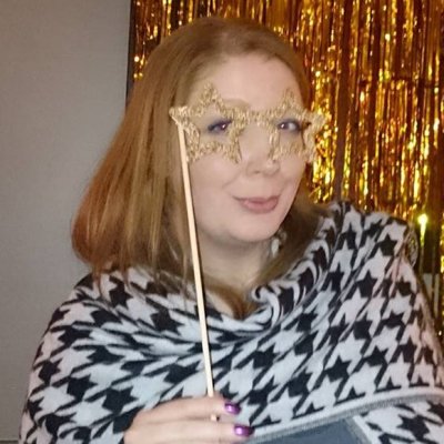 Keely Gallagher: Redhead, Procrastinator, PR pro, iPhone and nail varnish addict, #BeautyBlogger and more! All views are my own, etc....