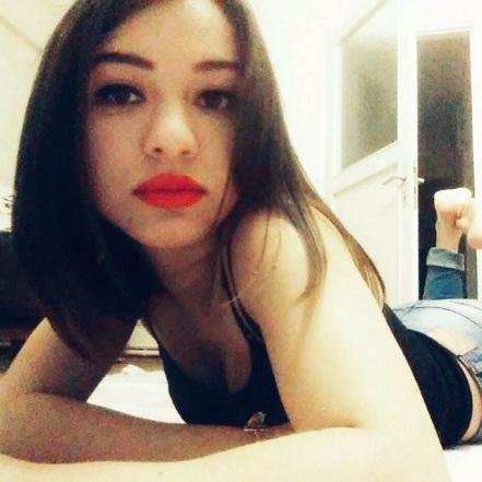 hadikaybol40's profile picture. Kalanın işi ne ki? Bu yolun suçu ne?
Kimi nicedir gidiyor, kimi bakıyor yola