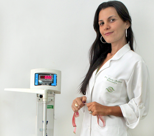 Nutricionista especializada em reeducação alimentar com foco na aceleração do metabolismo.