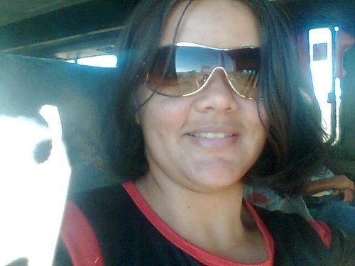 alegre e estrovertida