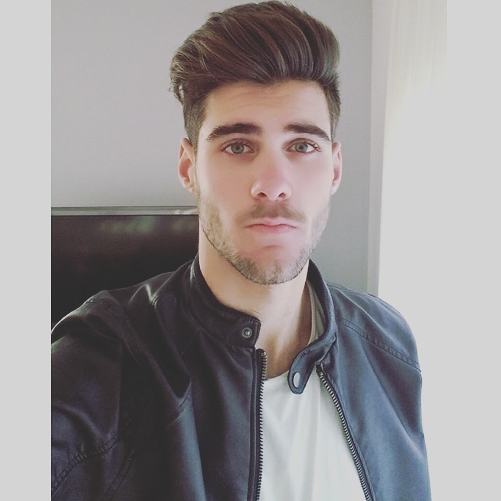 Yerai32Vecina's profile picture. Jugador de Baloncesto.I LOVE THIS GAME.Aficionado al RAP y al ROCK.98