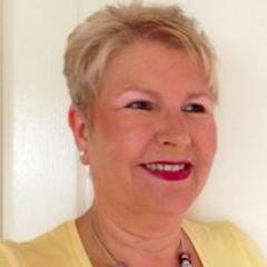 I'm a Psychotherapist and Trainer who specialises in helping people recover from chronic pain and ME/CFS/Fibro. I also offer Type2 Diabetes Coaching.