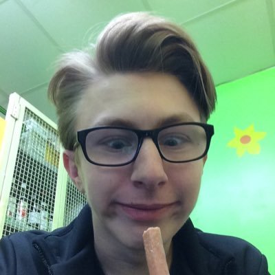 You should follow me back! :D This is my second Twitter, follow my main: @iRyaaannn Check out my YouTube channel in the link below! :D