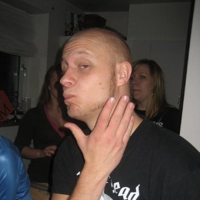 HappyBlom's profile picture. Allmänt tuff samt toppsmissbrukare