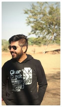 Invictus111's profile picture. Harvard 2010
Indian Idol Semi Finalist
Forbes 30 under 30

Teeno me mein nahin tha 😂