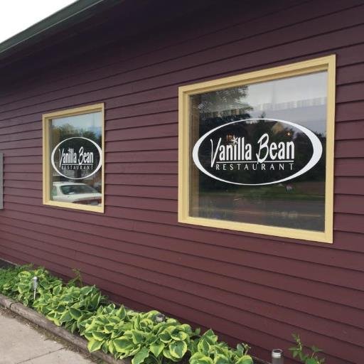 Two Harbors Restaurant serving the North Shore's best Breakfast, Lunch and Dinner.  Don't forget the Caramel Pecan Bread Pudding!  http://t.co/pouy8yEo9J