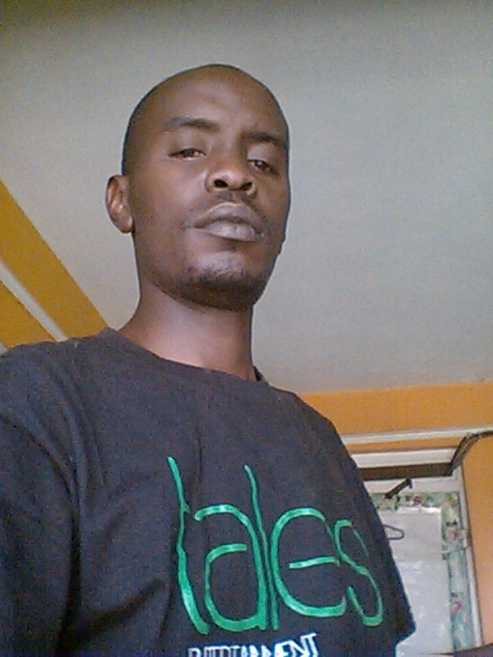 Evansobuya32's profile picture. just me