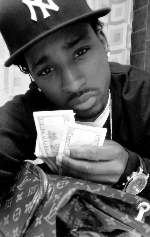 FckUrLife's profile picture. NO LIES JUS THE TRUTH..NEW TO THIS SO HIT ME UP!