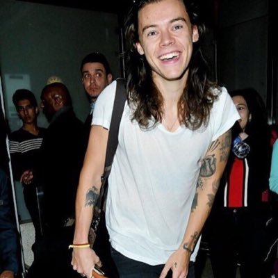 awe_narryx's profile picture. otra chicago