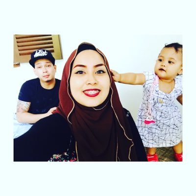 FyzenaMikayLa's profile picture. beurself