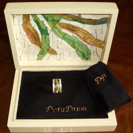 DoraDrumjewel's profile picture. DoraDrum - unique handmade jewels in special packaging